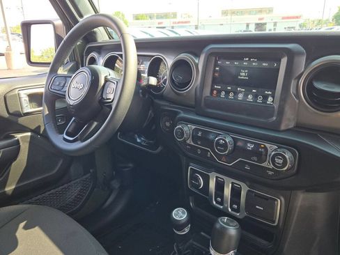 Used 2023 Jeep Wrangler Sport AWD/4WD image 8