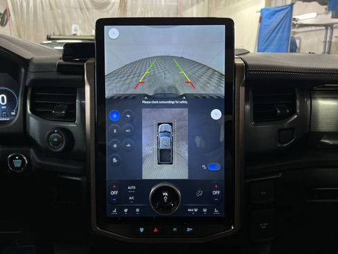 Used 2024 Ford F150 Lightning Lariat image 19