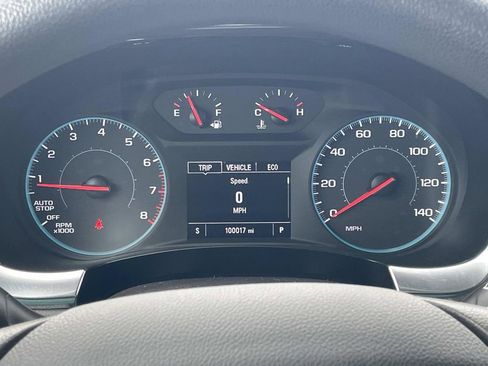 Used 2021 Chevrolet Traverse LS image 27