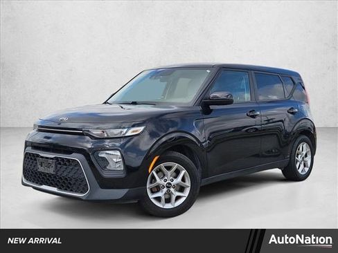 Used 2020 Kia Soul S image 1