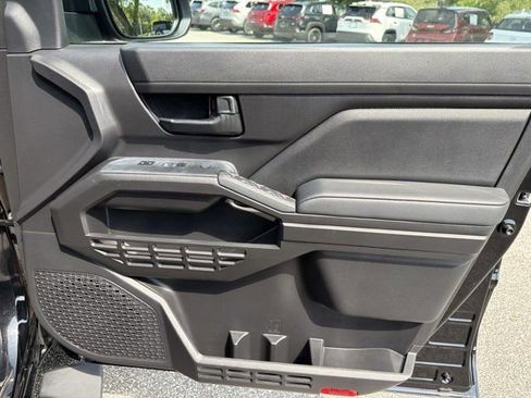 Used 2024 Toyota Tacoma SR AWD/4WD image 14