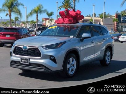 Used 2023 Toyota Highlander LE