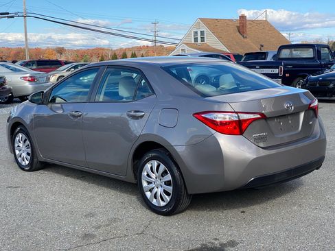 Used 2016 Toyota Corolla LE image 2