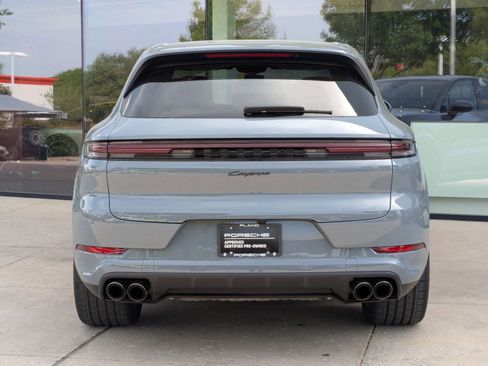 Certified 2025 Porsche Cayenne image 10