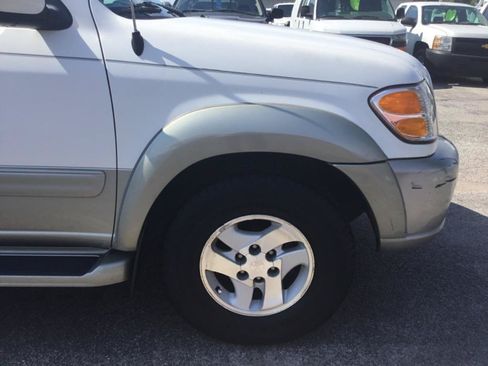 Used 2004 Toyota Sequoia SR5 RWD image 11