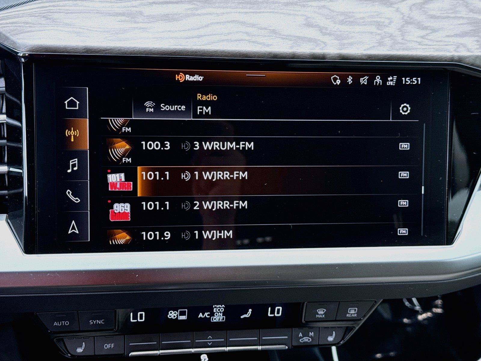 Used 2024 Audi Q4 e-tron Premium Plus w/ Premium Plus AWD/4WD image 15