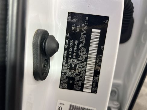 Used 2023 Toyota Highlander XSE image 31