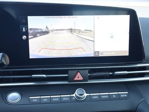 Used 2024 Hyundai Elantra SEL w/ Convenience Package image 20