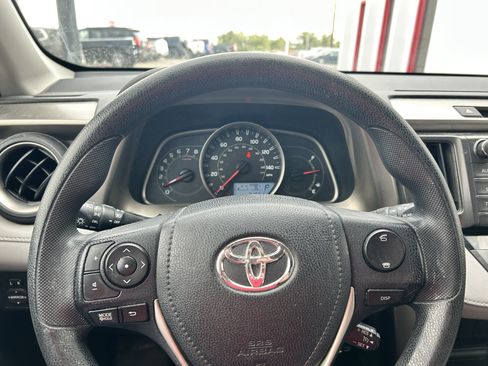 Used 2013 Toyota RAV4 XLE AWD/4WD image 17