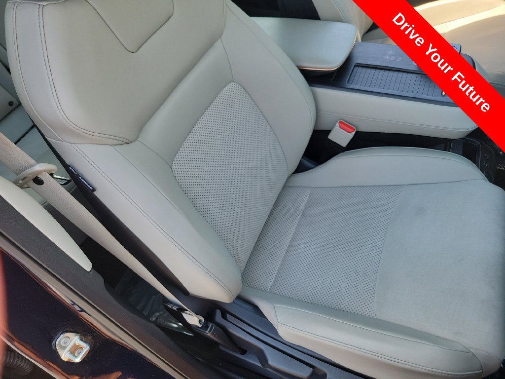 Used 2024 Nissan Ariya FWD image 19