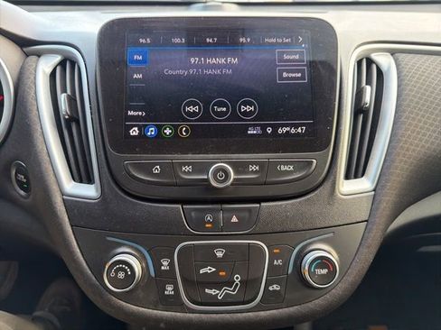 Used 2020 Chevrolet Malibu LS image 21