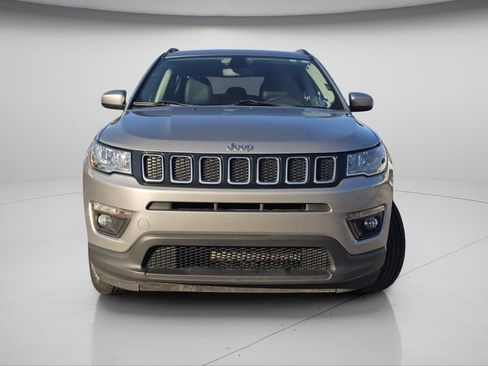 Used 2021 Jeep Compass Latitude image 3