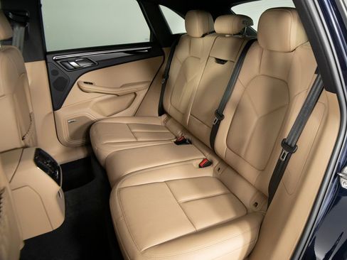 Certified 2023 Porsche Macan image 35