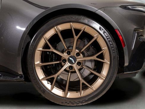 Used 2025 Aston Martin V8 Vantage Coupe image 12