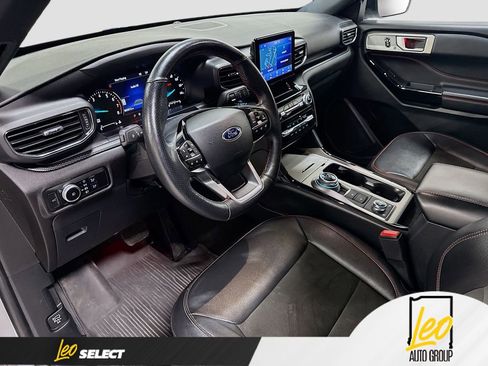 Used 2023 Ford Explorer ST-Line w/ Class IV Trailer Tow Package image 9