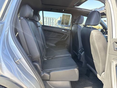 Used 2023 Volkswagen Tiguan SE R-Line image 39