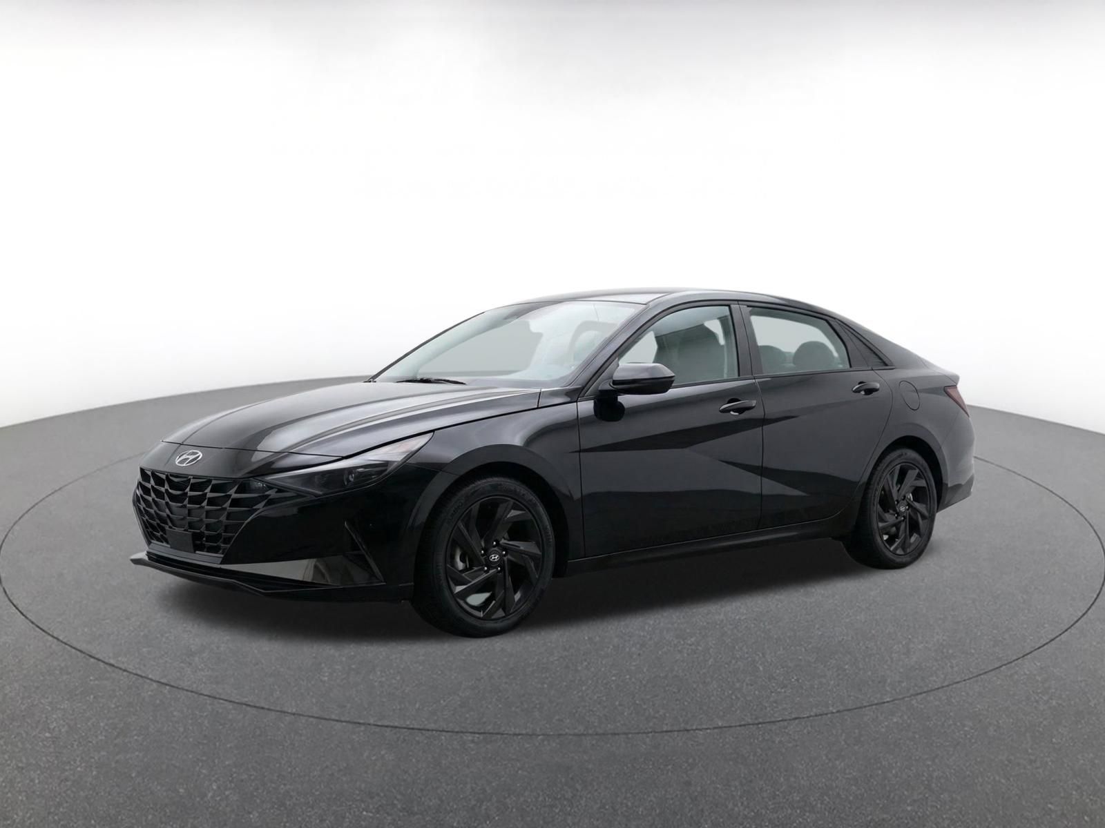 Used 2026 Hyundai Elantra Sport FWD image 2