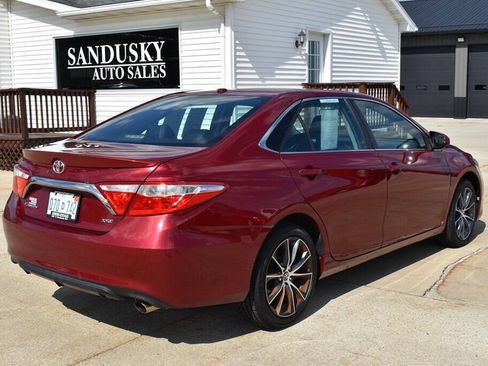 Used 2017 Toyota Camry XSE w/ Moonroof Package FWD image 3