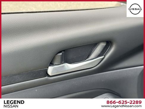 Certified 2024 Nissan Altima 2.5 SV FWD image 17