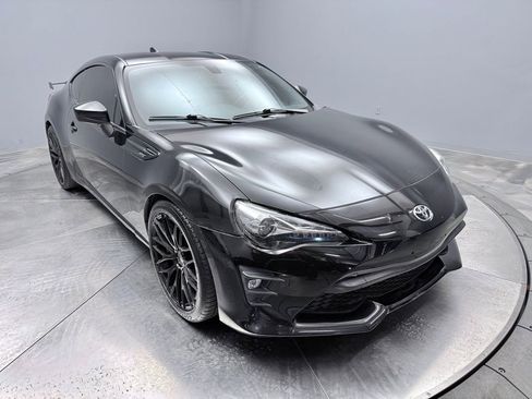 Used 2019 Toyota 86 RWD image 3