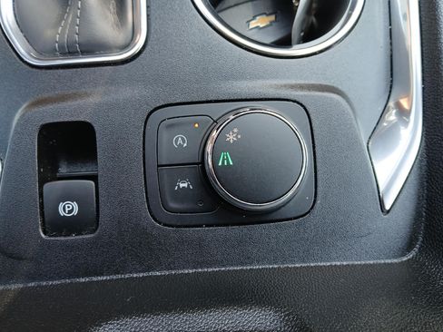 Used 2023 Chevrolet Traverse LT FWD image 31