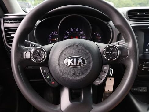 Used 2018 Kia Soul + FWD image 10