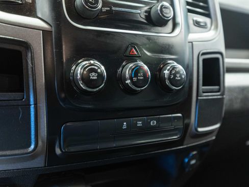 Used 2014 RAM 2500 Tradesman w/ Chrome Appearance Group AWD/4WD image 12