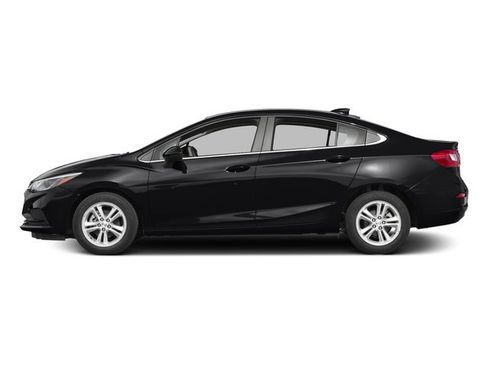 Used 2017 Chevrolet Cruze LT FWD image 3