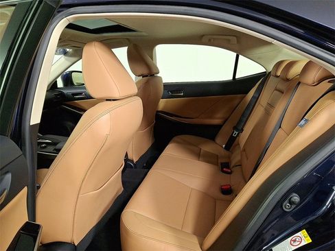 Used 2018 Lexus IS 300 AWD image 13