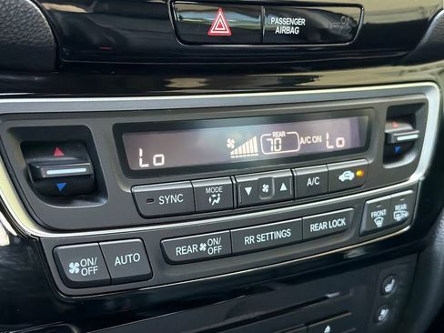 Used 2018 Honda Pilot Elite image 19