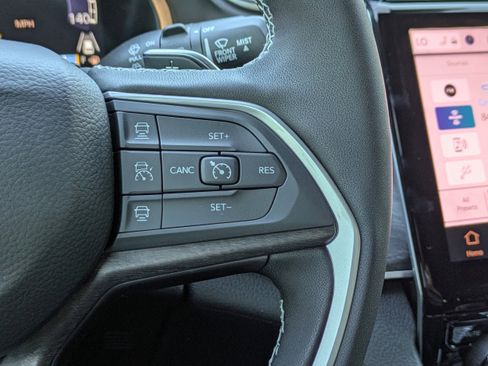 New 2025 Jeep Grand Cherokee L Limited image 30