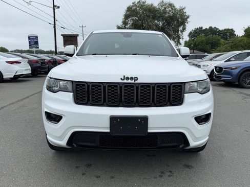 Used 2019 Jeep Grand Cherokee Altitude AWD/4WD image 2