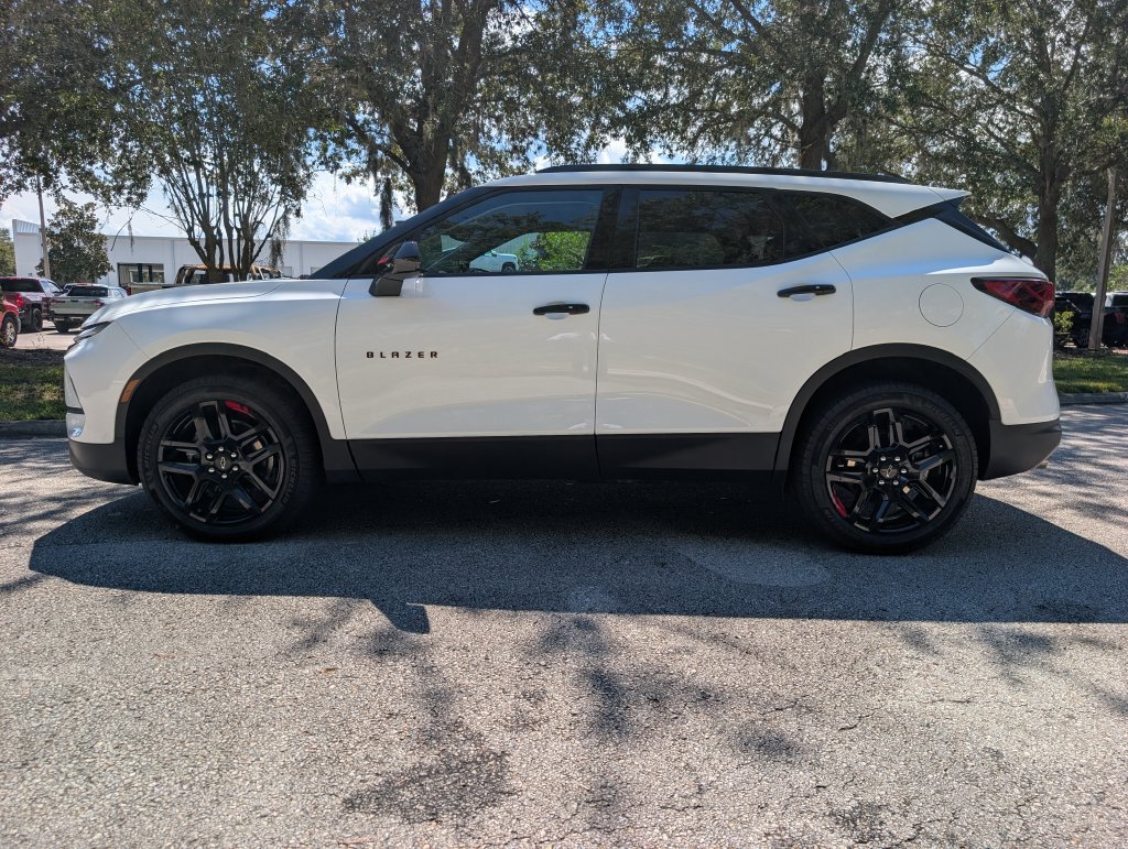 Used 2024 Chevrolet Blazer LT w/ Redline Edition FWD image 5
