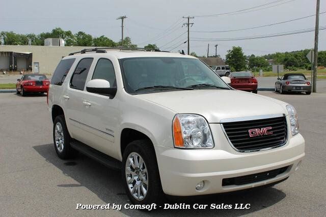 Used 2011 GMC Yukon SLT w/ SLT-2 Equipment Package AWD/4WD image 3