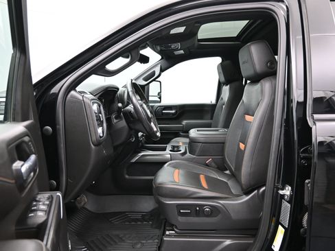 Used 2020 GMC Sierra 2500 AT4 w/ AT4 Premium Package image 8