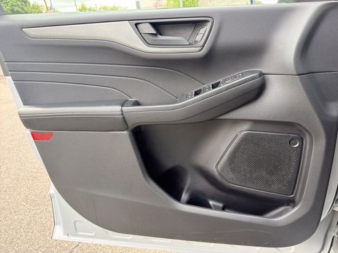 Used 2025 Ford Escape Active AWD/4WD image 32