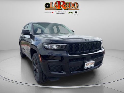 New 2025 Jeep Grand Cherokee L Altitude image 2
