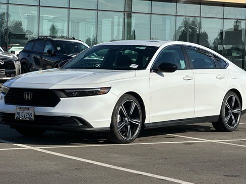 Used 2024 Honda Accord Sport image 8