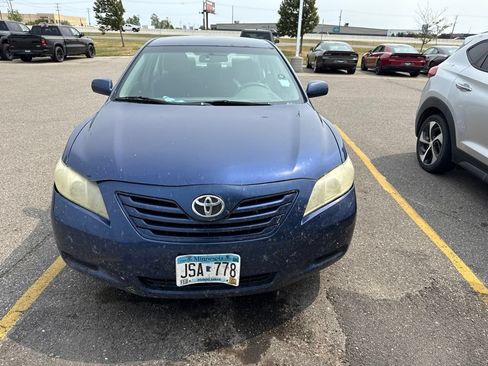 Used 2009 Toyota Camry FWD image 2
