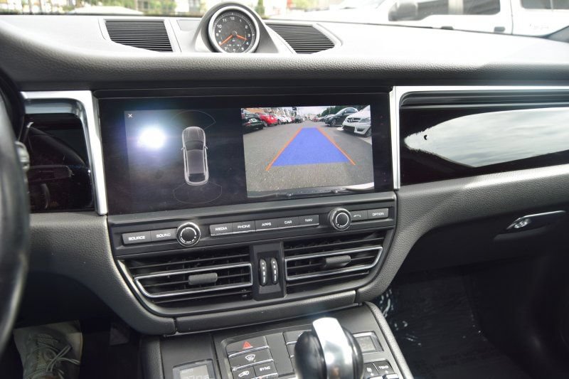 Used 2019 Porsche Macan AWD/4WD image 24