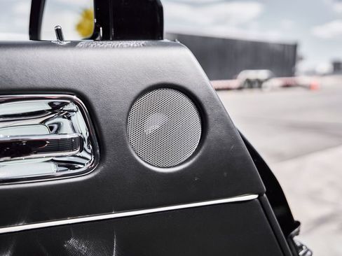 Used 2018 Rolls-Royce Dawn RWD image 31