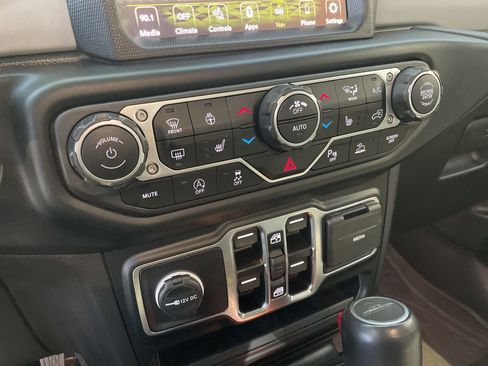 Used 2023 Jeep Gladiator Overland AWD/4WD image 28