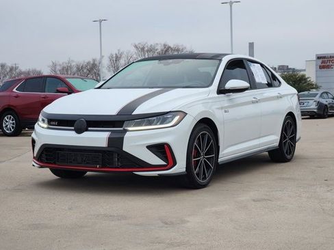 Used 2025 Volkswagen Jetta GLI Autobahn image 11