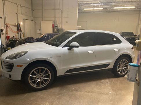 Used 2017 Porsche Macan AWD/4WD image 7