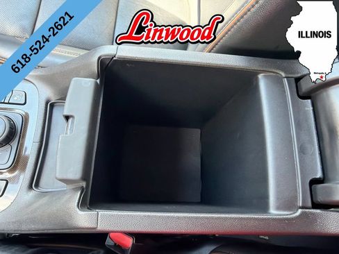 Used 2023 GMC Acadia AT4 w/ Preferred Package AWD/4WD image 18