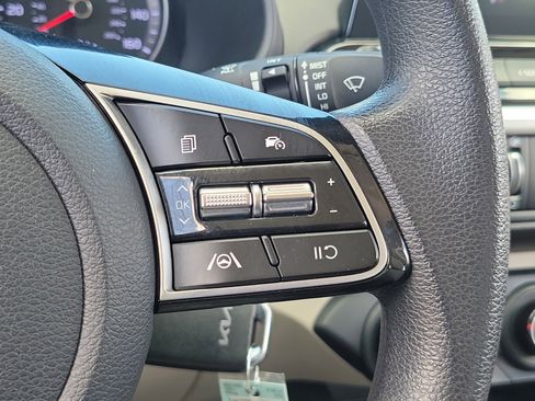 Used 2022 Kia Forte LXS w/ LXS Technology Package image 28