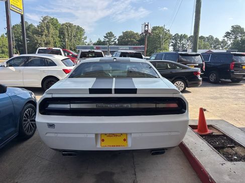 Used 2014 Dodge Challenger R/T RWD image 6
