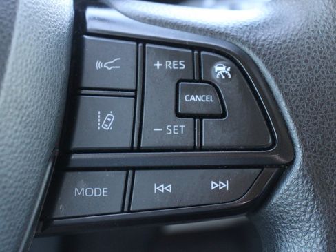 Certified 2022 Toyota Sienna LE FWD image 24