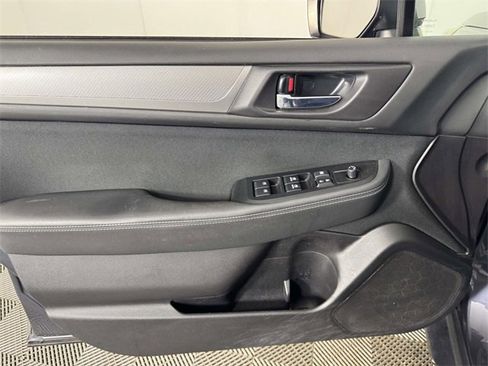 Used 2017 Subaru Outback 2.5i Premium image 17