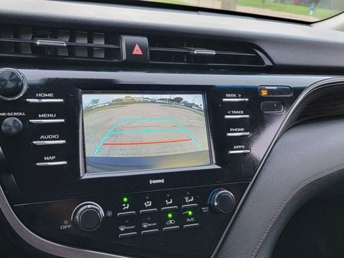 Used 2020 Toyota Camry LE image 20